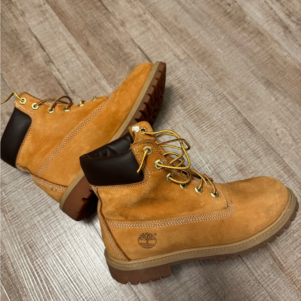 Timberland Boots - Picture 3 of 8
